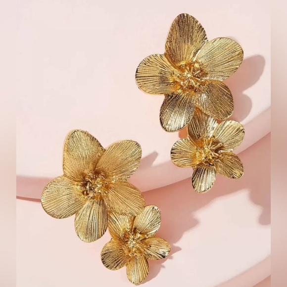 Yellow Gold Floral Earrings 2inch long flowers evening - Picture 3 of 5